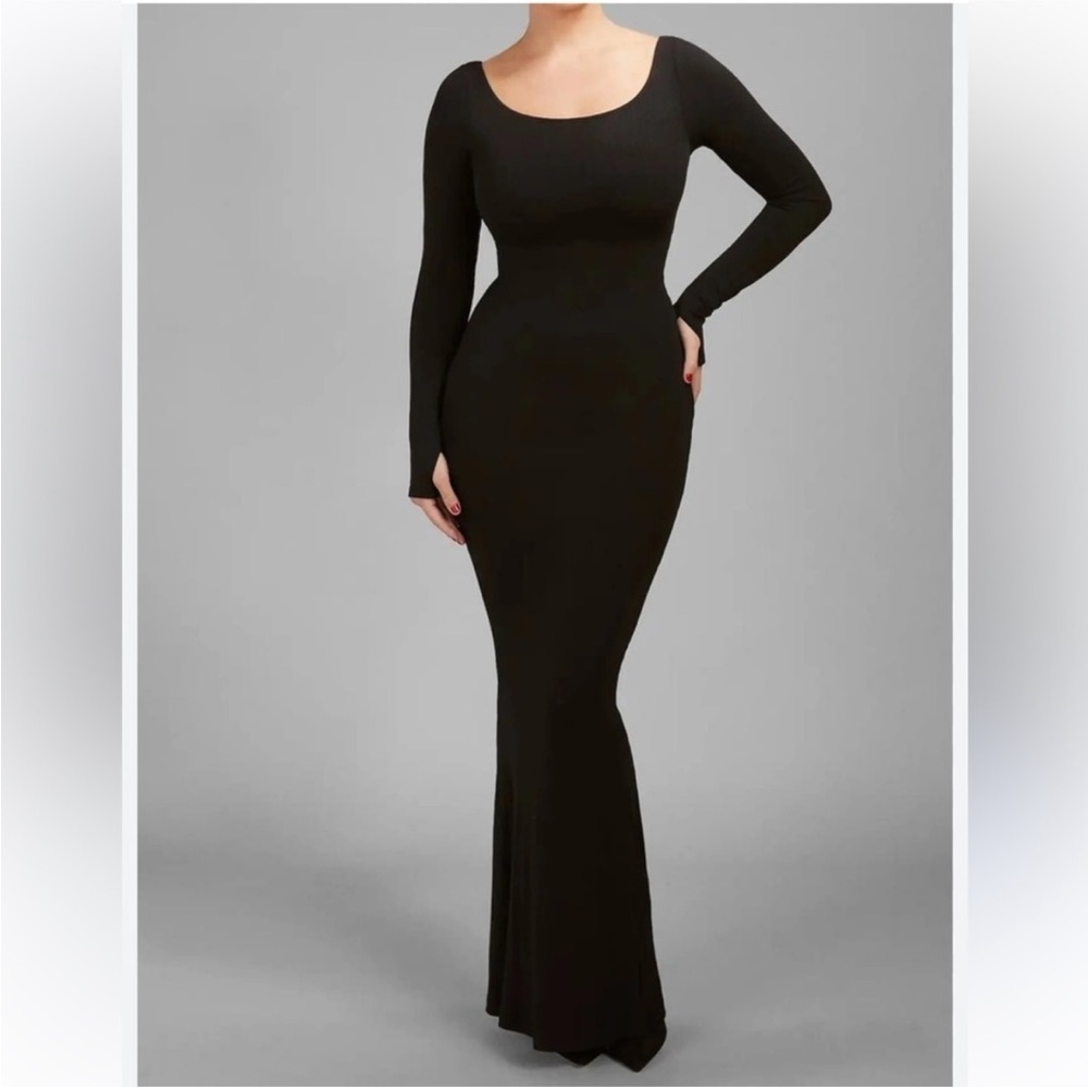 TA3 Scoopy Long Sleeve Rib Mermaid maxi black Dress NWT Size Large regular long